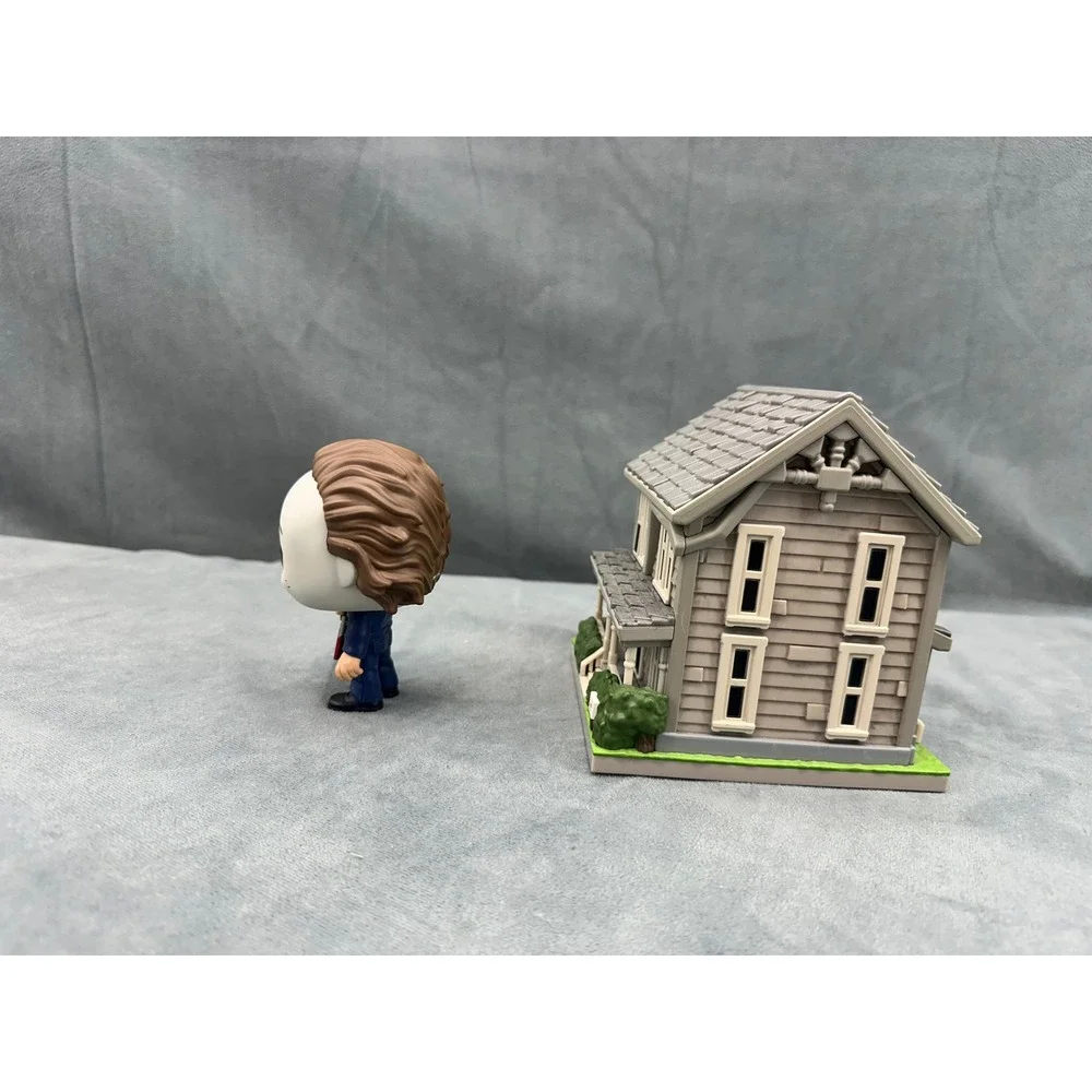 Funko Pop Town Michael Myers with Myers House Spirit Halloween 25 LOOSE